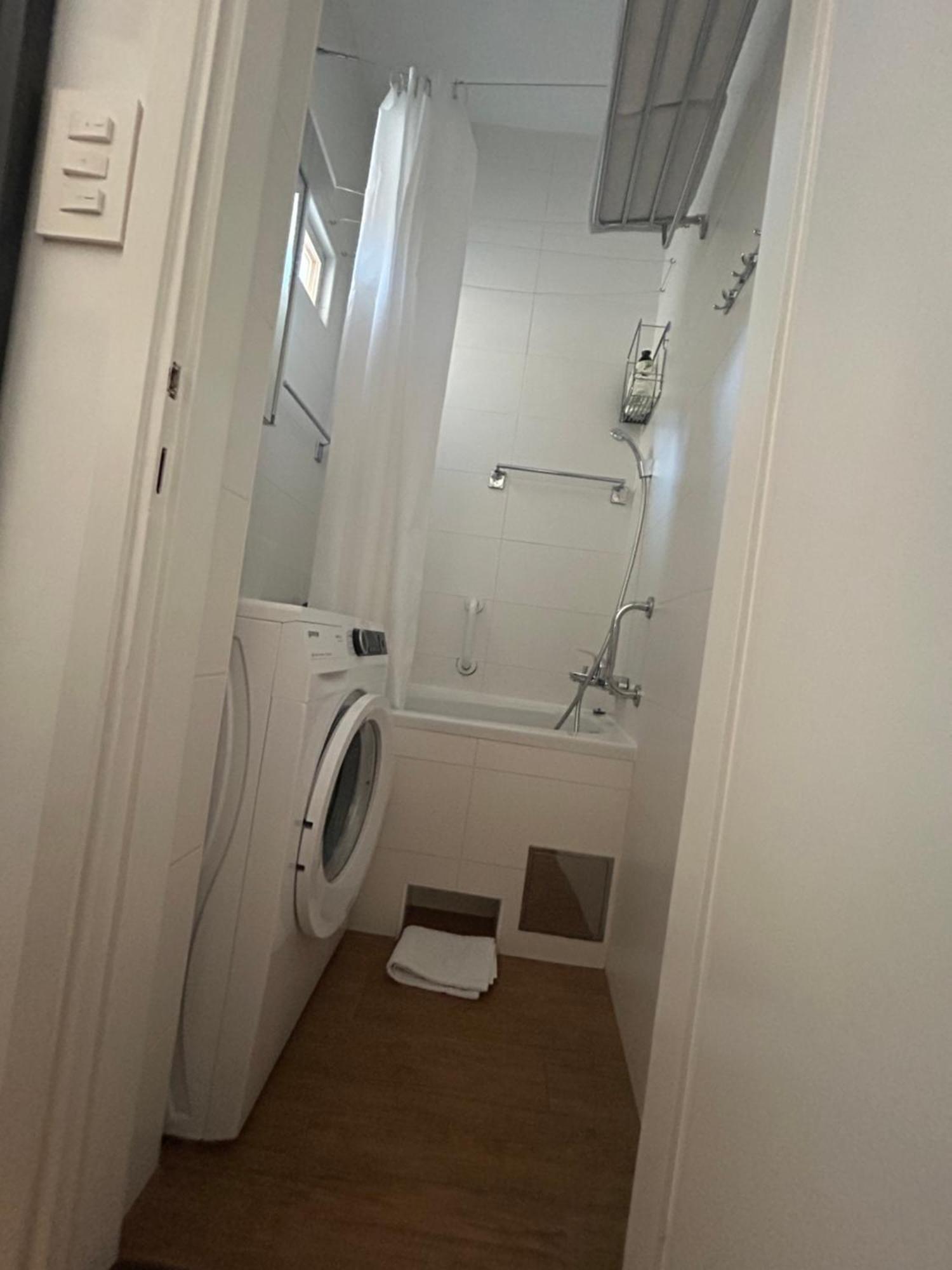 Very Close Apartment