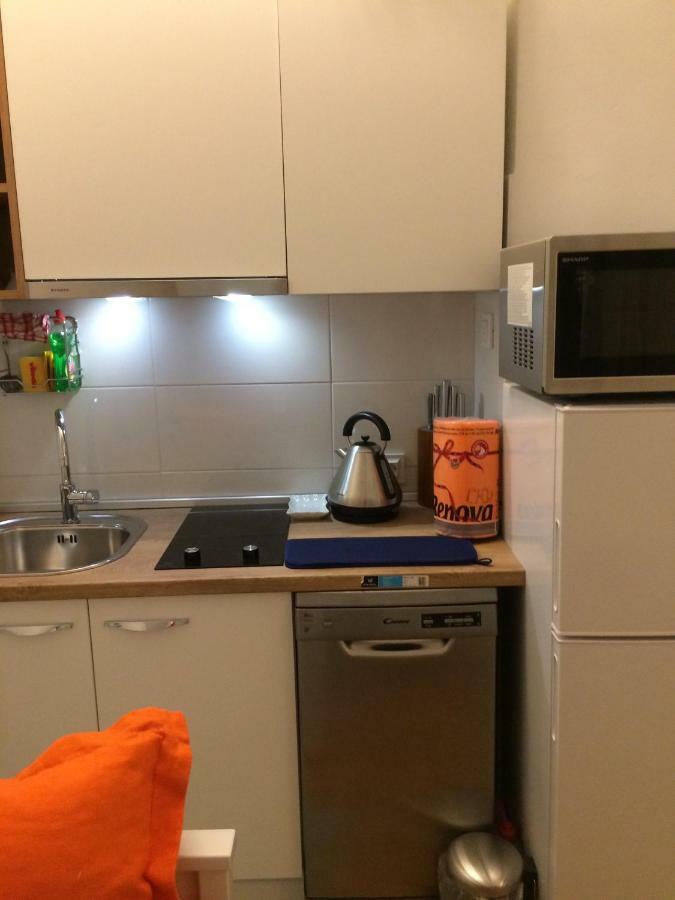 Very Close Apartment