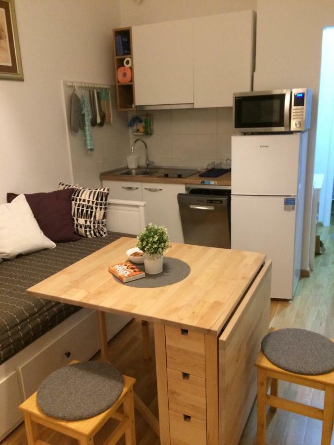 Very Close Apartment *